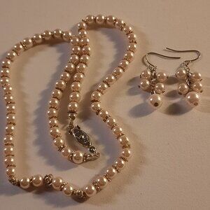 Brand New Handmade Pearl Jewelry Set (earrings and necklace)